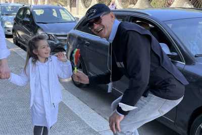 A Triggiano c'� Gino, il "nonno vigile": �Dono un sorriso ai bimbi, mi hanno ridato la vita�